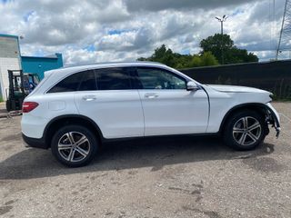 2017 Mercedes-Benz GLC 300 - Exterior Side Passenger